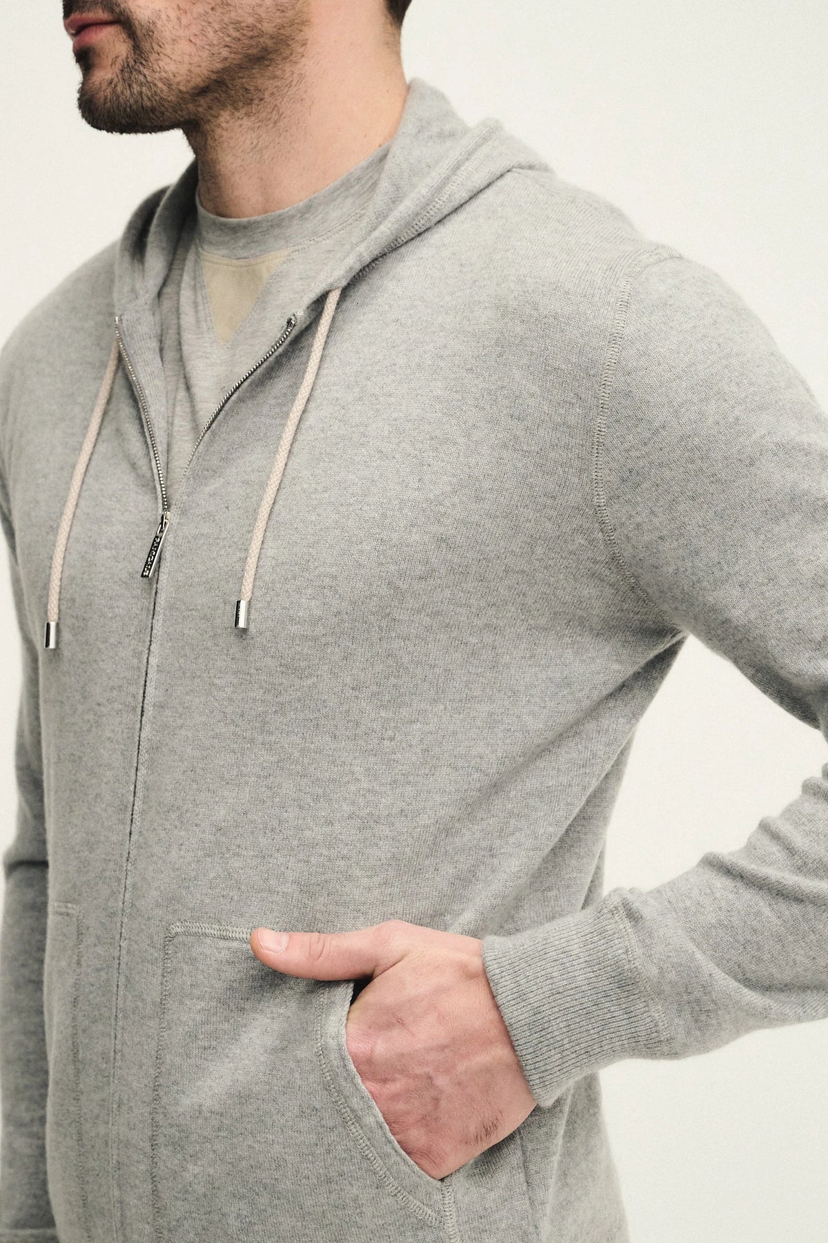 Pure cashmere hoodie with contrast two-needle topstitching