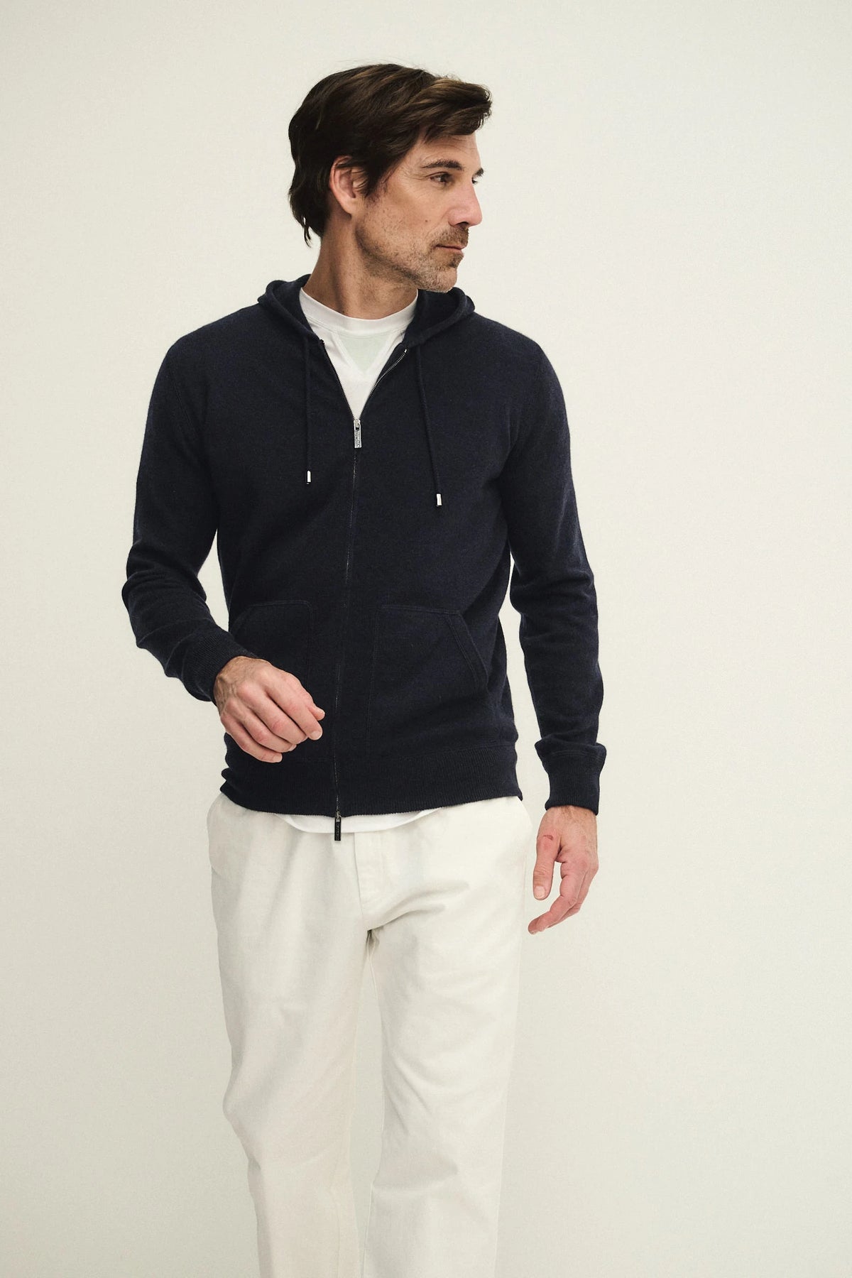 Pure cashmere hoodie with contrast two-needle topstitching