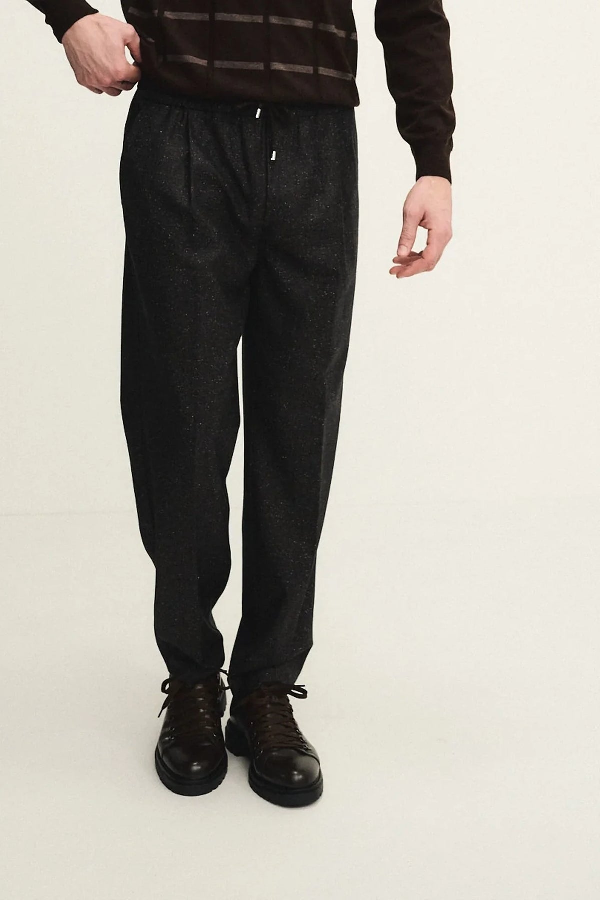 Pull-up trousers in textured wool and silk fabric