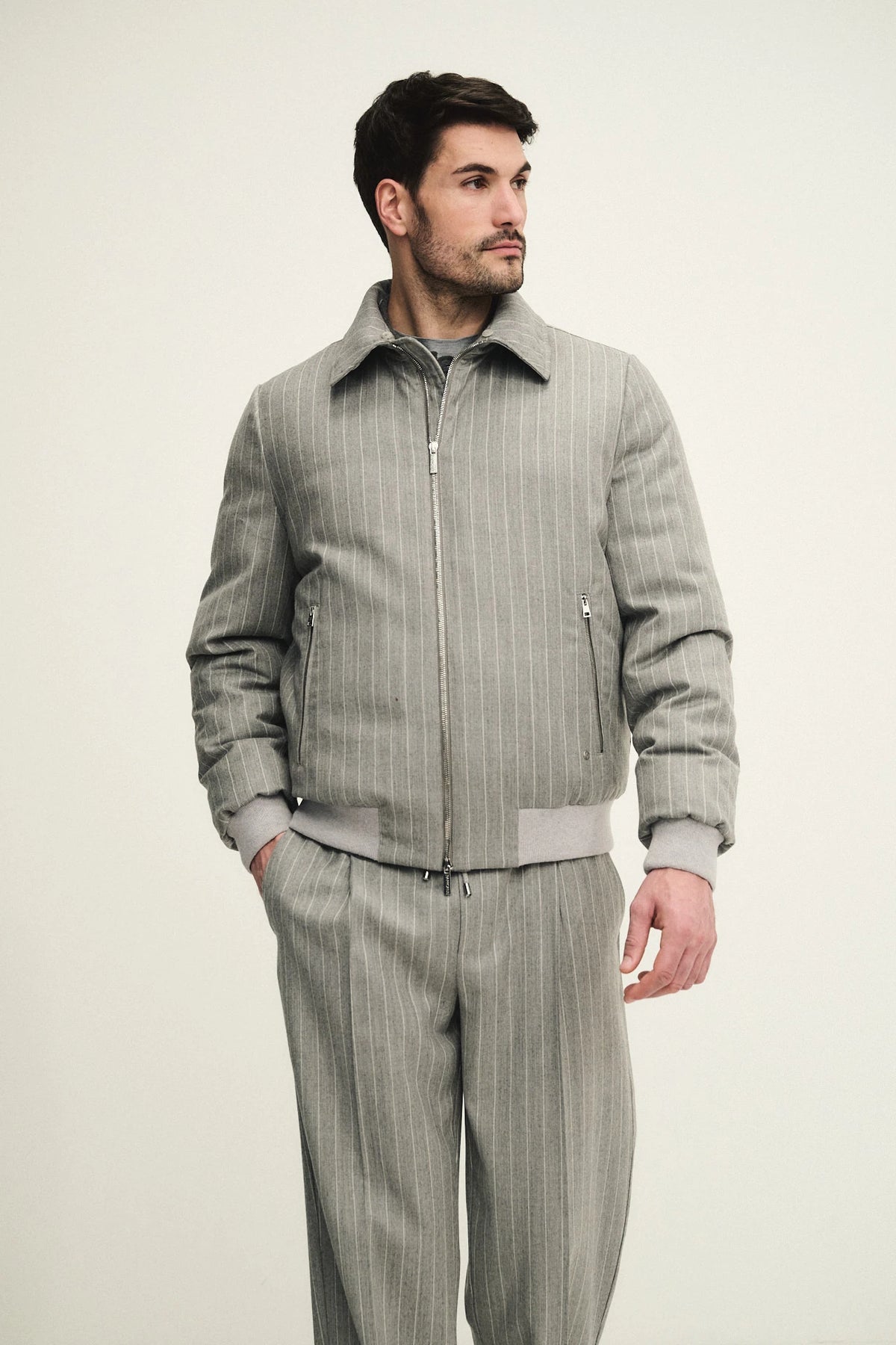 Blouson in tessuto gessato di lana e cashmere con applicazione collo in pelliccia