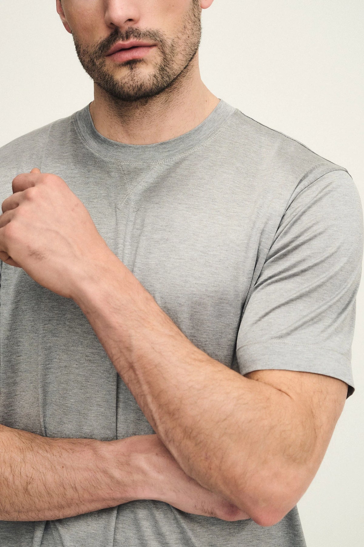 T-shirt girocollo in pura seta