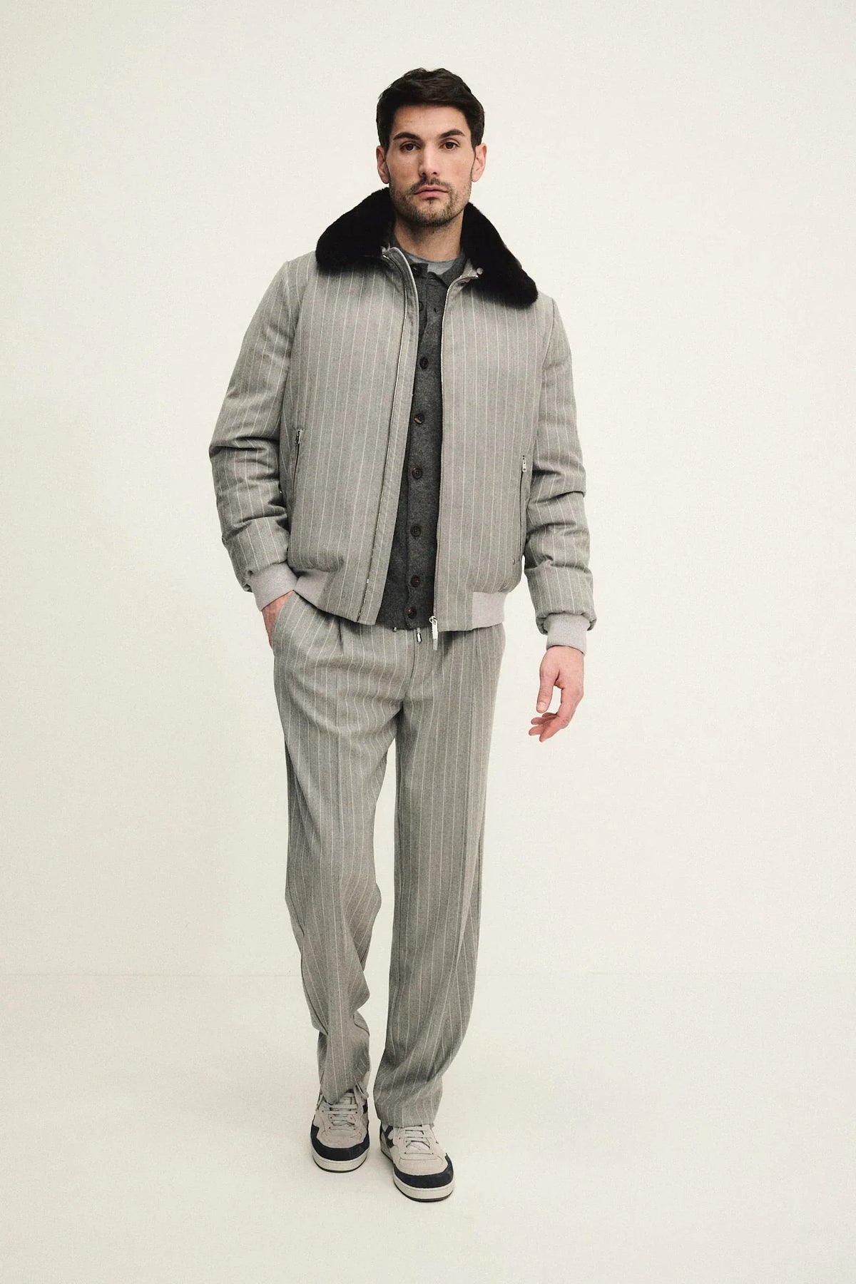 Blouson in tessuto gessato di lana e cashmere con applicazione collo in pelliccia