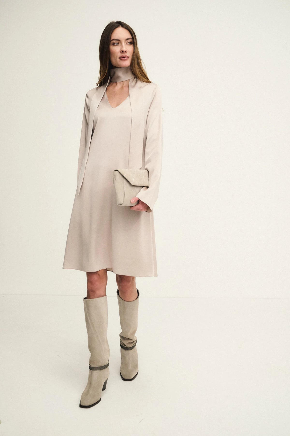 Dress with sash in envers satin